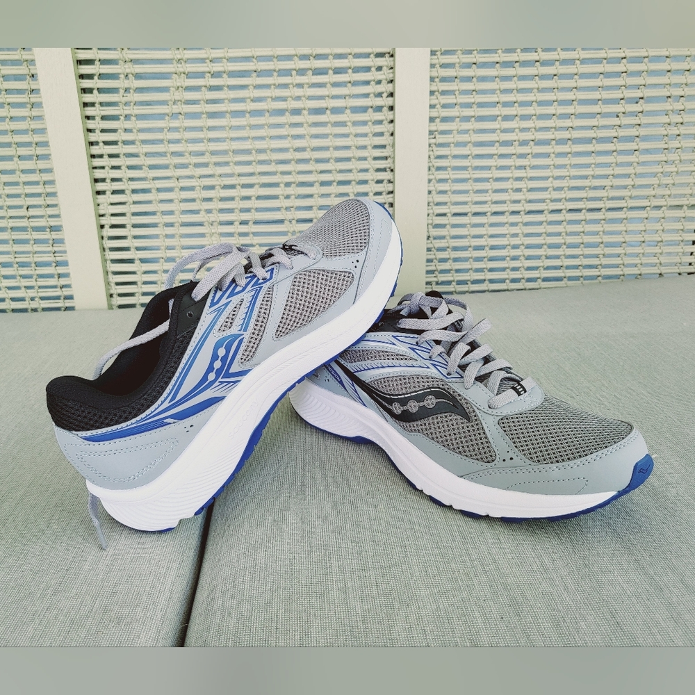 Saucony brand Running shoe,Size 9, Grey color